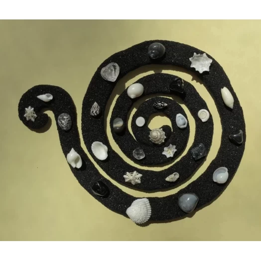 Sea Picture / Frame, Black & White Sandy Spiral # 35