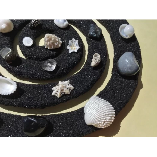 Sea Picture / Frame, Black & White Sandy Spiral # 35