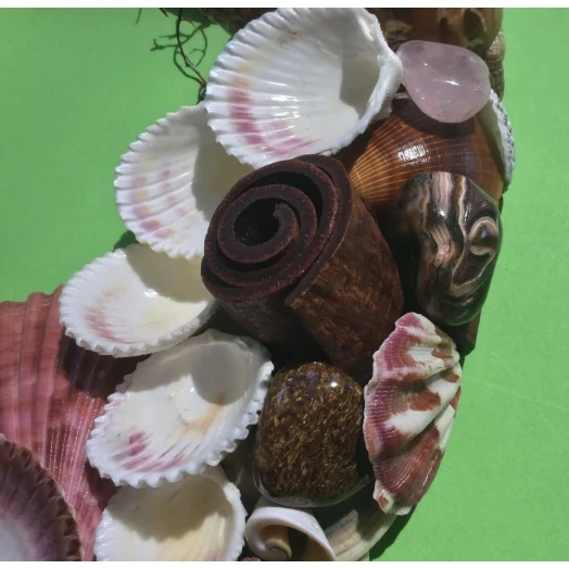 Sea Picture / Frame, Brown and Pink, Round # 1